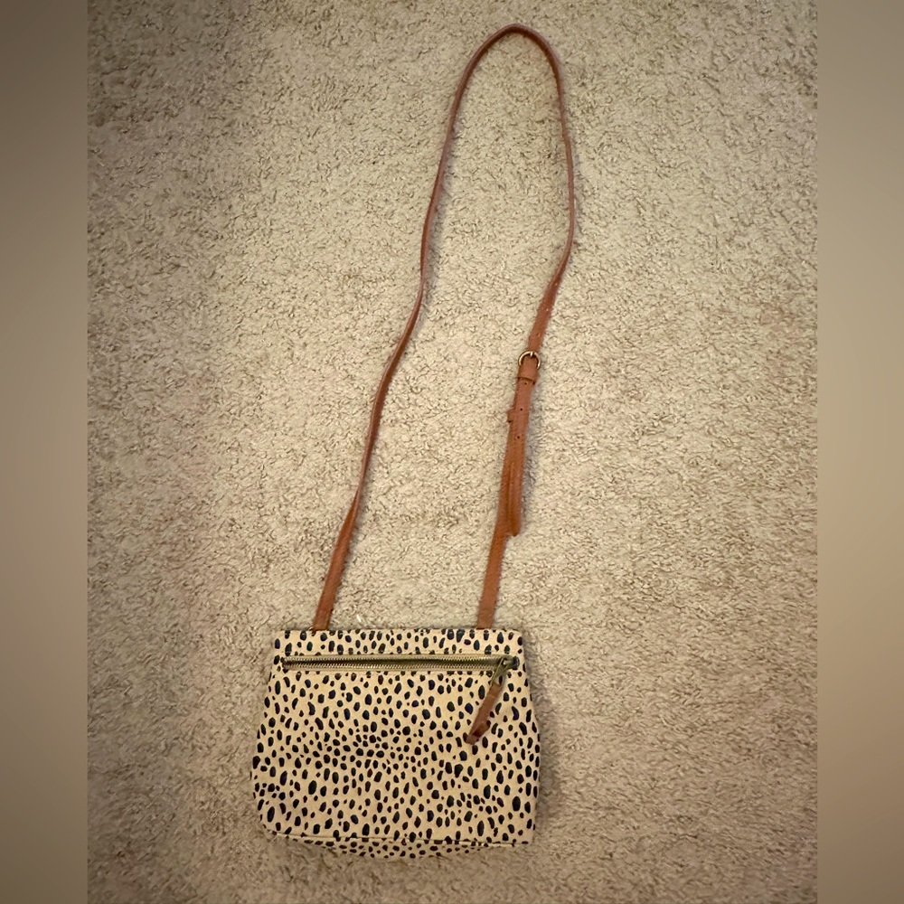Universal thread cross body cheetah